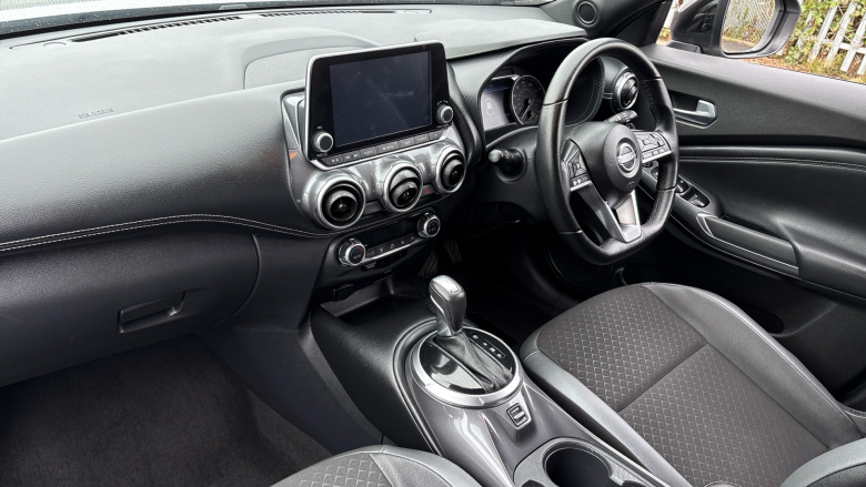 Nissan Juke 1.0 DiG-T 114 N-Connecta 5dr DCT Petrol Hatchback